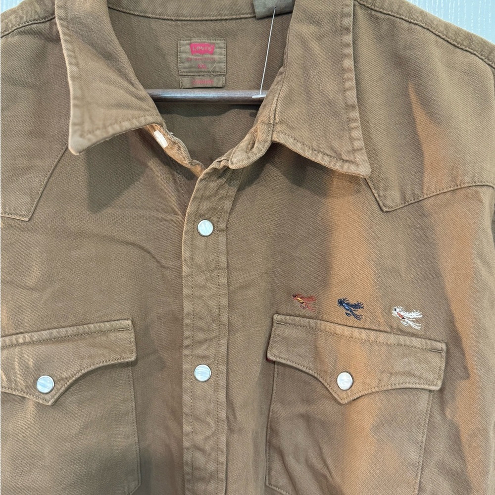 *NWT* Levi's Tan Embroidered Button-Up Shirt